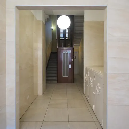 Bright Apartment In Porta Romana - Vannucci