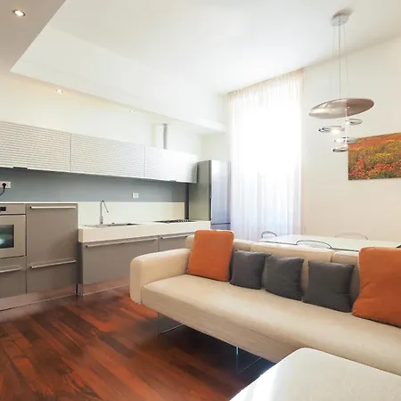 Bright Apartment In Porta Romana - Vannucci